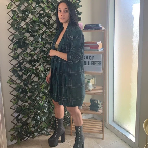 Valerie Stevens Set - Picture 6 of 9